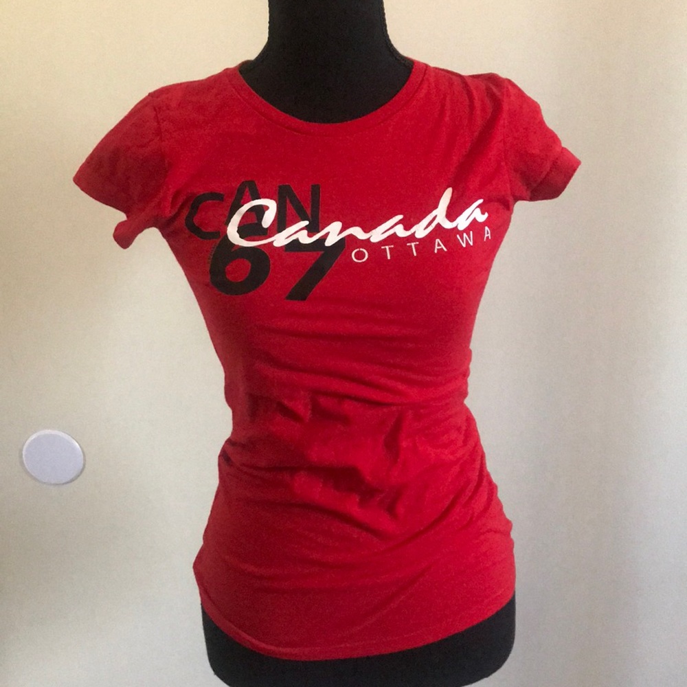 🇨🇦 NWOT Red Ottawa Canada T-shirt - Sz Small